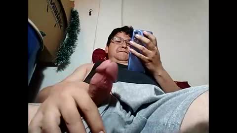 Snapshot of elimposstor chatting on 5, 1, 2025 elimposstor online show from 5, 1, 2025