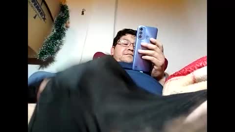 Snapshot of elimposstor chatting on 9, 1, 2025 elimposstor online show from 9, 1, 2025