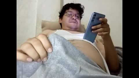 Snapshot of elimposstor chatting on 8, 10, 2025 elimposstor online show from 8, 10, 2025