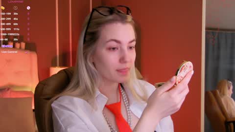 Snapshot of elina_nortas chatting on 4, 2, 2025 Elina online show from 4, 2, 2025