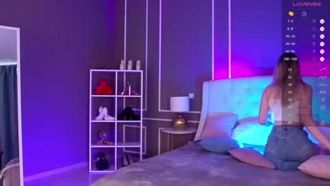 Snapshot of elina_nortas chatting on 24, 9, 2025 Elina online show from 24, 9, 2025