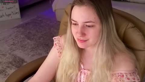 Snapshot of elina_nortas chatting on 17, 10, 2025 Elina online show from 17, 10, 2025