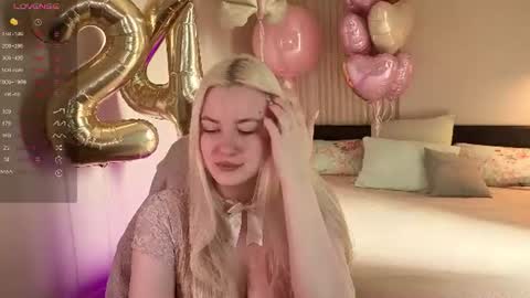 Snapshot of elina_nortas chatting on 18, 6, 2026 Elina online show from 18, 6, 2026