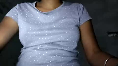 Snapshot of elina_roy03 chatting on 1, 11, 2025 elina_roy03 online show from 1, 11, 2025