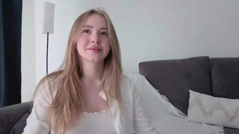 Snapshot of elinamilller chatting on 1, 5, 2026 Elna and Tom online show from 1, 5, 2026
