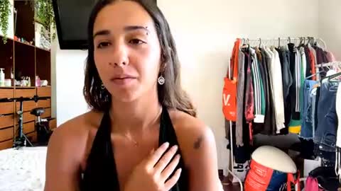 Snapshot of elinludera chatting on 10, 7, 2026 Alice online show from 10, 7, 2026