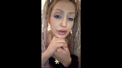 elinorr online show from 19, 4, 2026