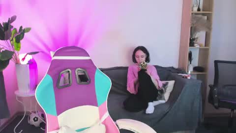 Snapshot of elira_vane chatting on 24, 6, 2026 Elira Vane online show from 24, 6, 2026