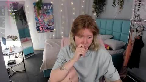 Snapshot of elira_vane chatting on 16, 7, 2026 Elira Vane online show from 16, 7, 2026