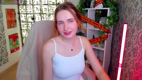 Snapshot of elis_cherry chatting on 6, 11, 2025 Elis online show from 6, 11, 2025