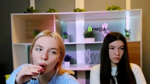 elis_sunny online show from 3, 2, 2026