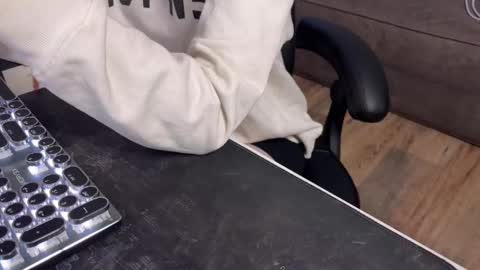 Snapshot of elisa_north chatting on 1, 3, 2025 Elisa North online show from 1, 3, 2025