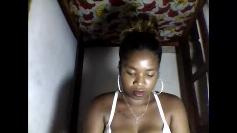 Snapshot of elisabeth2525 chatting on 12, 10, 2025 elisabeth2525 online show from 12, 10, 2025