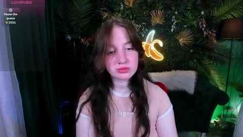 Snapshot of elisabeth_binder chatting on 19, 4, 2026 your sweet Lisa online show from 19, 4, 2026
