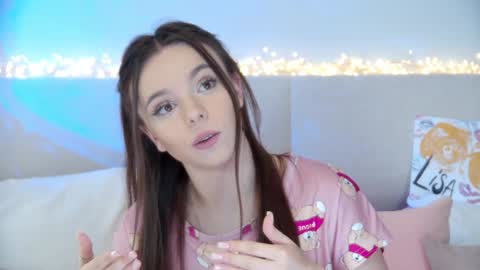 ElisabethDavis online show from 21, 1, 2025