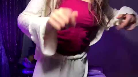 Snapshot of elisabethmikowski chatting on 13, 4, 2026 Elin online show from 13, 4, 2026