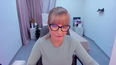 Elisabeth online show from 8, 1, 2025