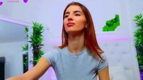 Snapshot of elisacharm chatting on 12, 11, 2025 ElisaCharm online show from 12, 11, 2025