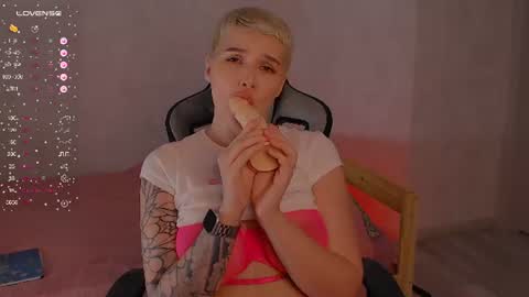 Snapshot of elise_day chatting on 25, 6, 2026 elise_day online show from 25, 6, 2026