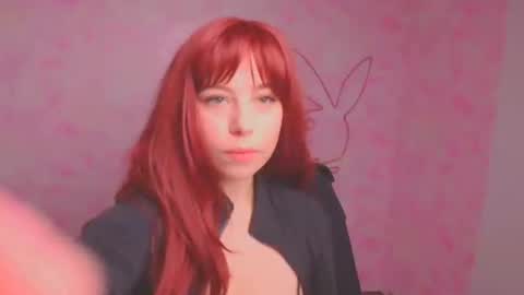 Snapshot of elise_kissu_ chatting on 22, 10, 2025 Alice online show from 22, 10, 2025