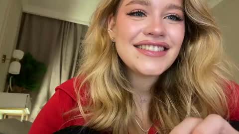 Snapshot of elixiirr chatting on 6, 4, 2026 Stephanie online show from 6, 4, 2026