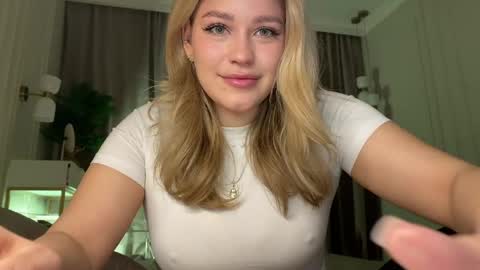 Snapshot of elixiirr chatting on 24, 4, 2026 Stephanie online show from 24, 4, 2026