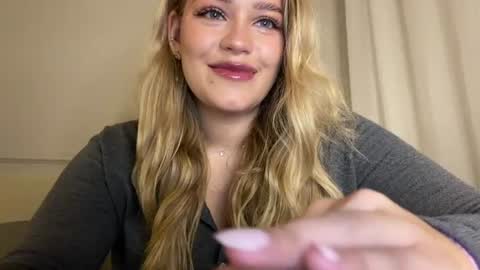 Snapshot of elixiirr chatting on 17, 6, 2026 Stephanie online show from 17, 6, 2026