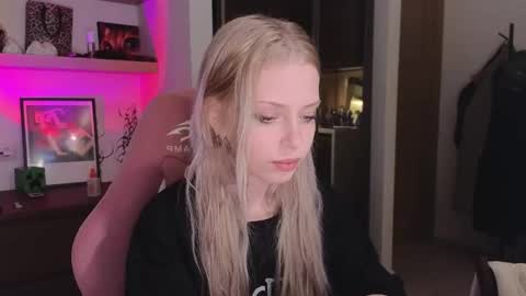 Snapshot of eliza_sadcat chatting on 13, 3, 2026 Elizabeth online show from 13, 3, 2026