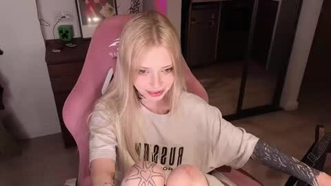 Snapshot of eliza_sadcat chatting on 26, 3, 2026 Elizabeth online show from 26, 3, 2026