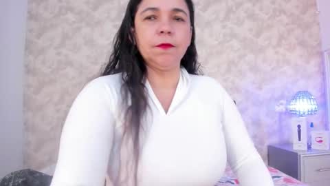 Snapshot of elizabeth_colleman chatting on 20, 10, 2025 Elizabeth online show from 20, 10, 2025