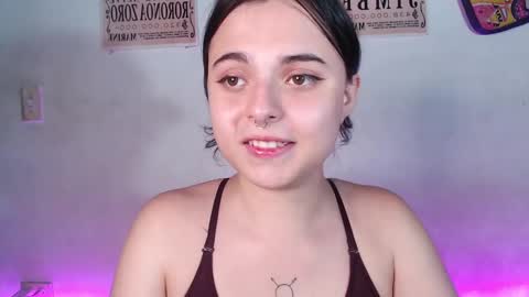 Snapshot of elizabeth_taylorxxx chatting on 3, 1, 2025 Elizabeth Taylor online show from 3, 1, 2025