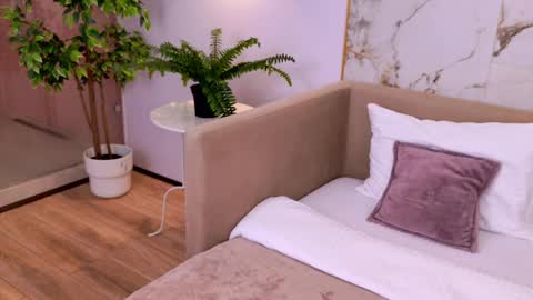 Elizabeth online show from 22, 2, 2025