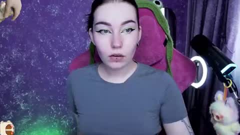 Snapshot of elizabethflowerr chatting on 7, 7, 2026 Eli online show from 7, 7, 2026