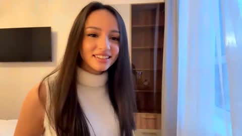 Snapshot of elizabethrabin chatting on 22, 12, 2025 Mia online show from 22, 12, 2025