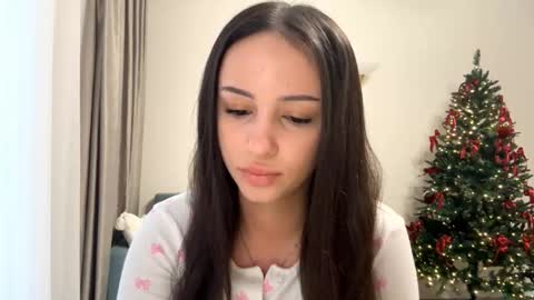 Snapshot of elizabethrabin chatting on 14, 1, 2026 Mia online show from 14, 1, 2026