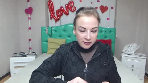 Snapshot of elizabethsho chatting on 27, 3, 2026 ElizabethSho online show from 27, 3, 2026