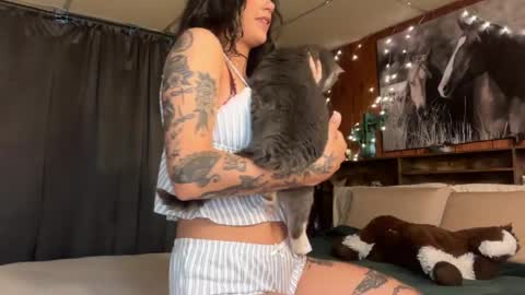 Ella online show from 21, 5, 2026