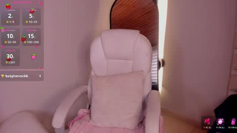 Snapshot of ella__olmos chatting on 17, 4, 2026 Ella Olmos online show from 17, 4, 2026