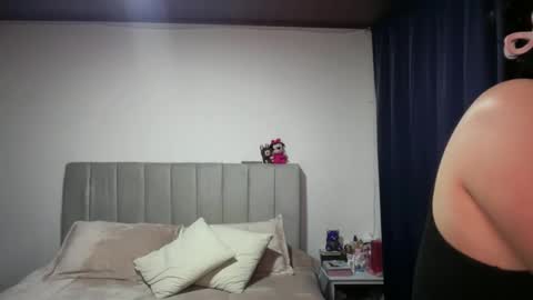 Snapshot of ella_aq chatting on 23, 4, 2026 Ella online show from 23, 4, 2026