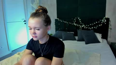 Snapshot of ella_butler chatting on 9, 7, 2026 Ella online show from 9, 7, 2026