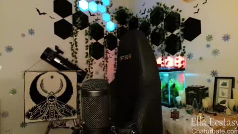 Snapshot of ella_ecstasy chatting on 8, 3, 2025 Ella Ecstasy online show from 8, 3, 2025