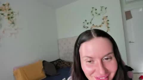 ELLA online show from 10, 4, 2026