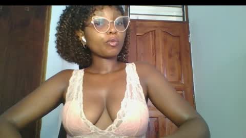 Ella online show from 10, 3, 2025