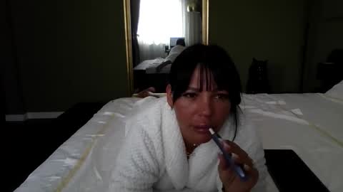 Ella online show from 3, 6, 2026