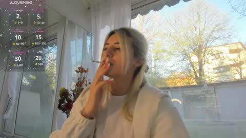 Snapshot of ella_vee chatting on 7, 4, 2026 ella_vee online show from 7, 4, 2026