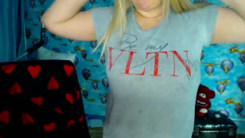 Snapshot of ellabella36dd chatting on 22, 12, 2025 IsaBella online show from 22, 12, 2025