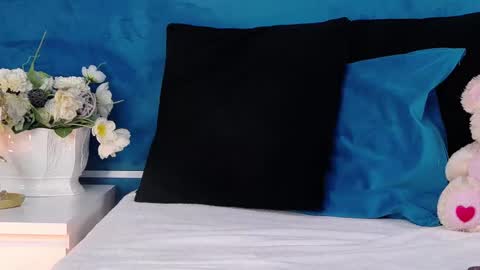 EllaBubbles online show from 24, 2, 2026