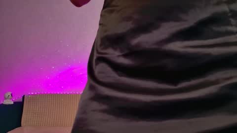 ellacanny online show from 4, 3, 2026