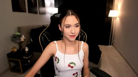 Snapshot of ellacurtis chatting on 3, 3, 2026 ellacurtis online show from 3, 3, 2026