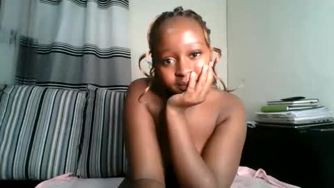 ellah-simone online show from 25, 5, 2026